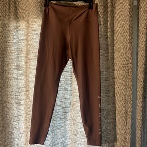 BRAND NEW NIKE DRI-FIT LEGGINGS!